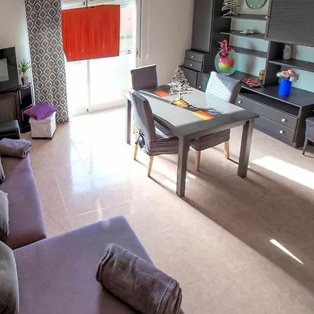 Casa Nuria Con Piscina Publica Y Solarium Holiday home Bescano