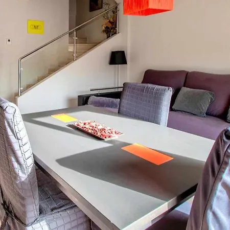 Casa Nuria Con Piscina Publica Y Solarium Holiday home *