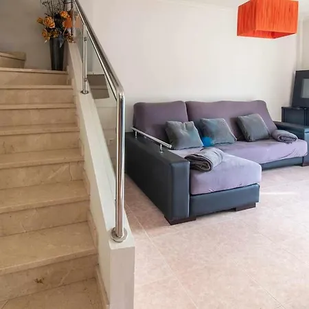 Casa Nuria Con Piscina Publica Y Solarium Holiday home Bescano