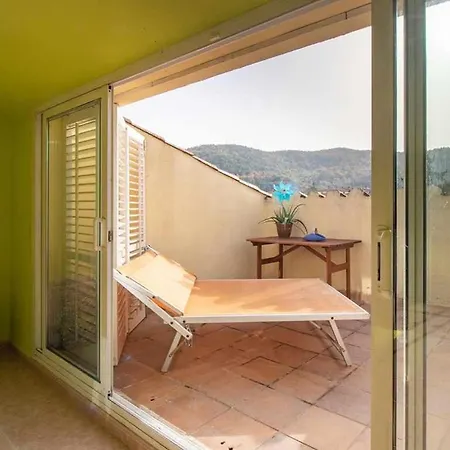 Holiday home Casa Nuria Con Piscina Publica Y Solarium Bescano
